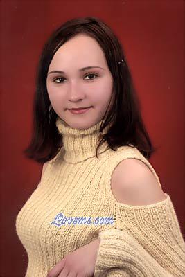 51826 - Oksana Age: 28 - Russia